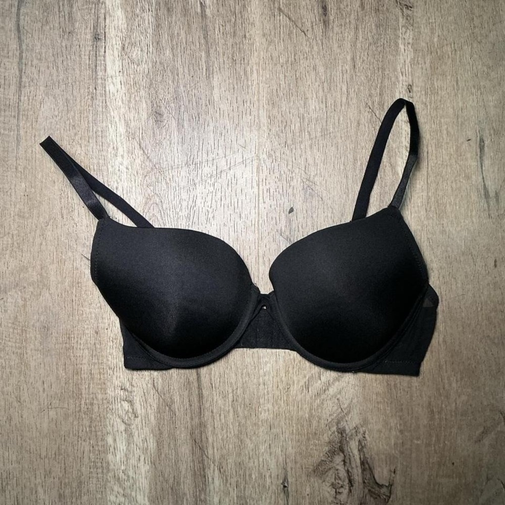 H&M Black Push Up Bra Underwire Smooth Size 34D Everyday Comfortable